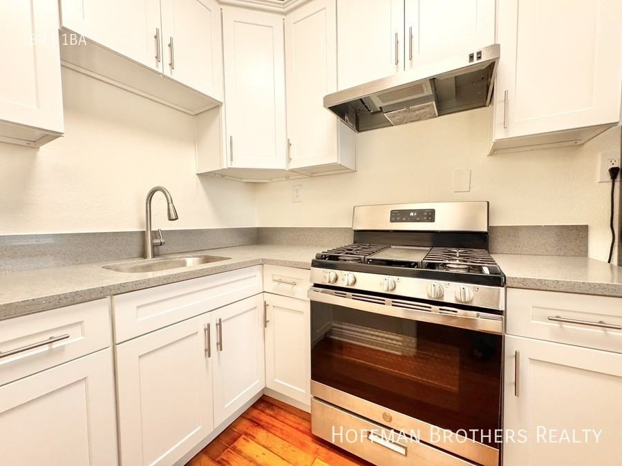 447 S Rampart Blvd Property - Photo 3 of 6