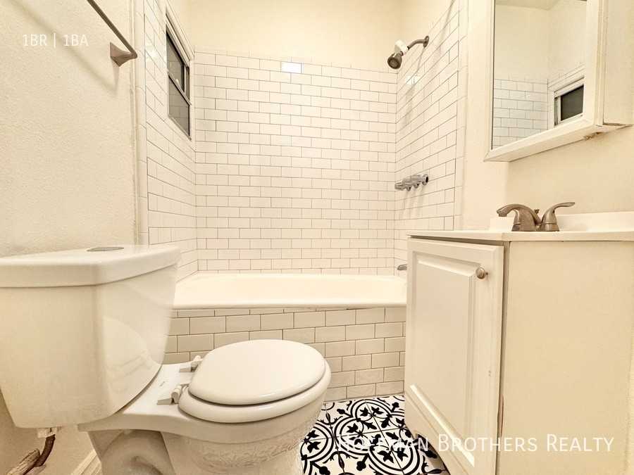 447 S Rampart Blvd Property - Photo 4 of 6