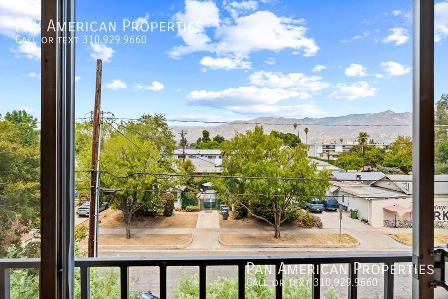 Del Mar Townhomes - Photo 2 of 26