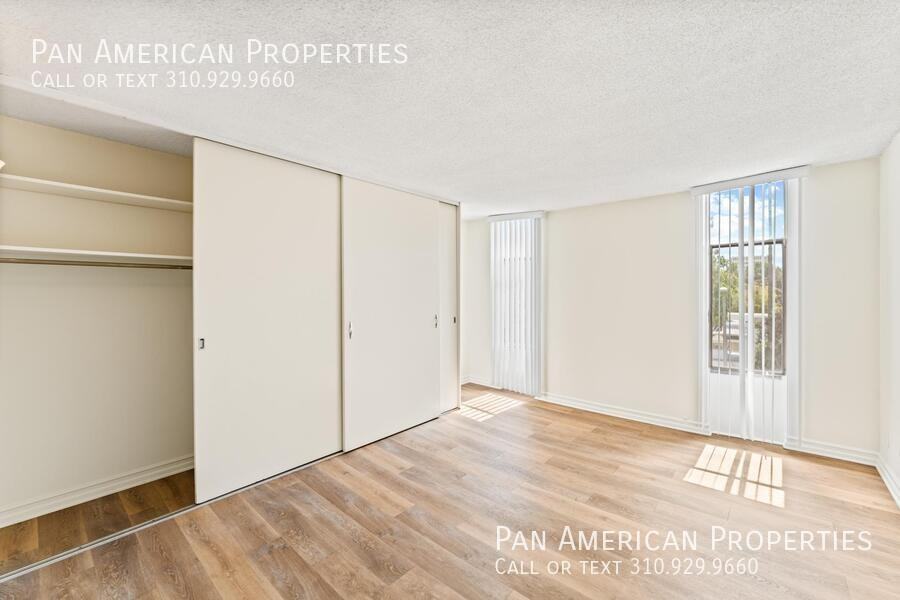 Del Mar Townhomes - Photo 3 of 26