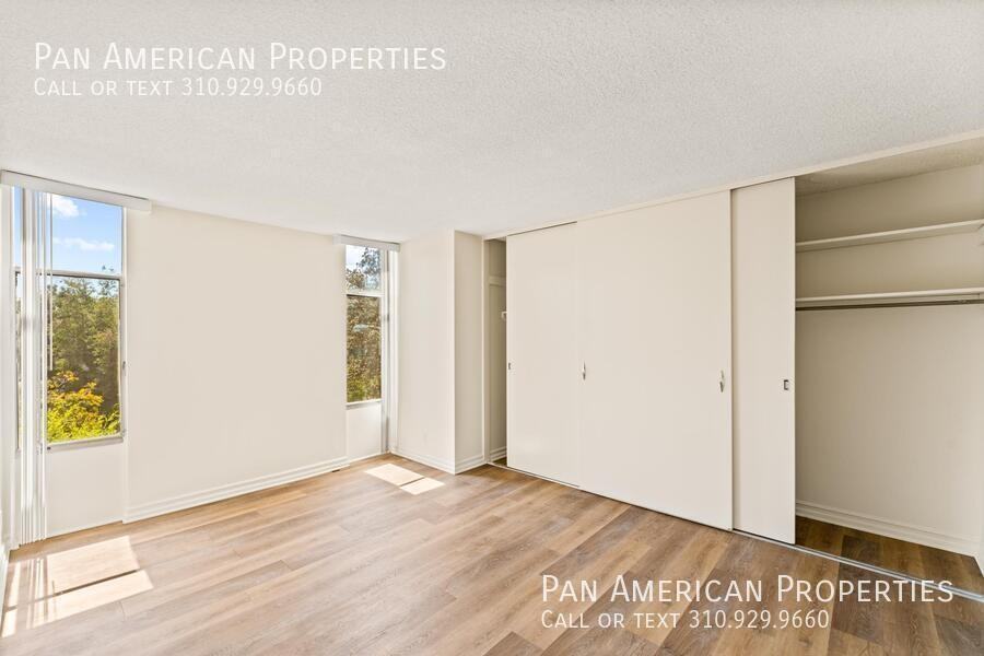 Del Mar Townhomes - Photo 5 of 26