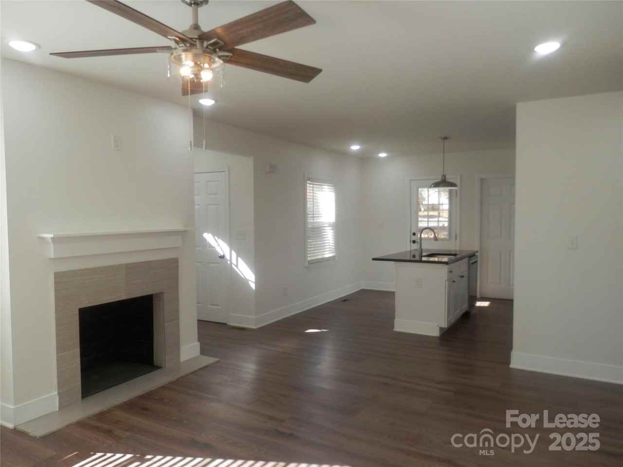 1712 Washington Ave - Photo 2 of 32