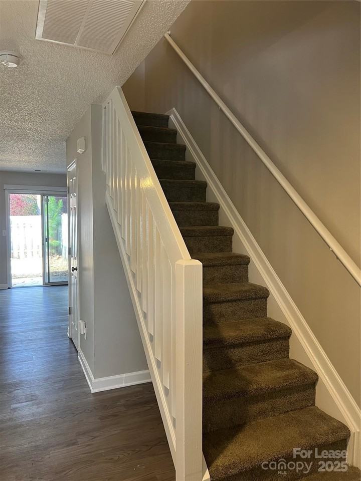 6075 Cougar Lane - Photo 3 of 18