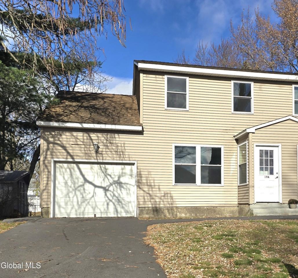 19 Commodore St Unit A #A - Photo 2 of 23