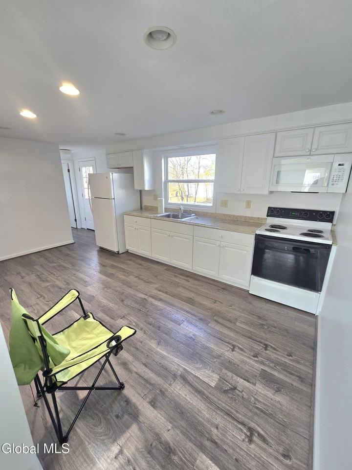 19 Commodore St Unit A #A - Photo 6 of 23