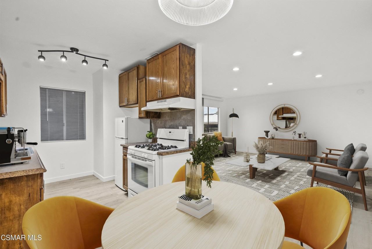 8800 Cedros Avenue #204 - Photo 5 of 11