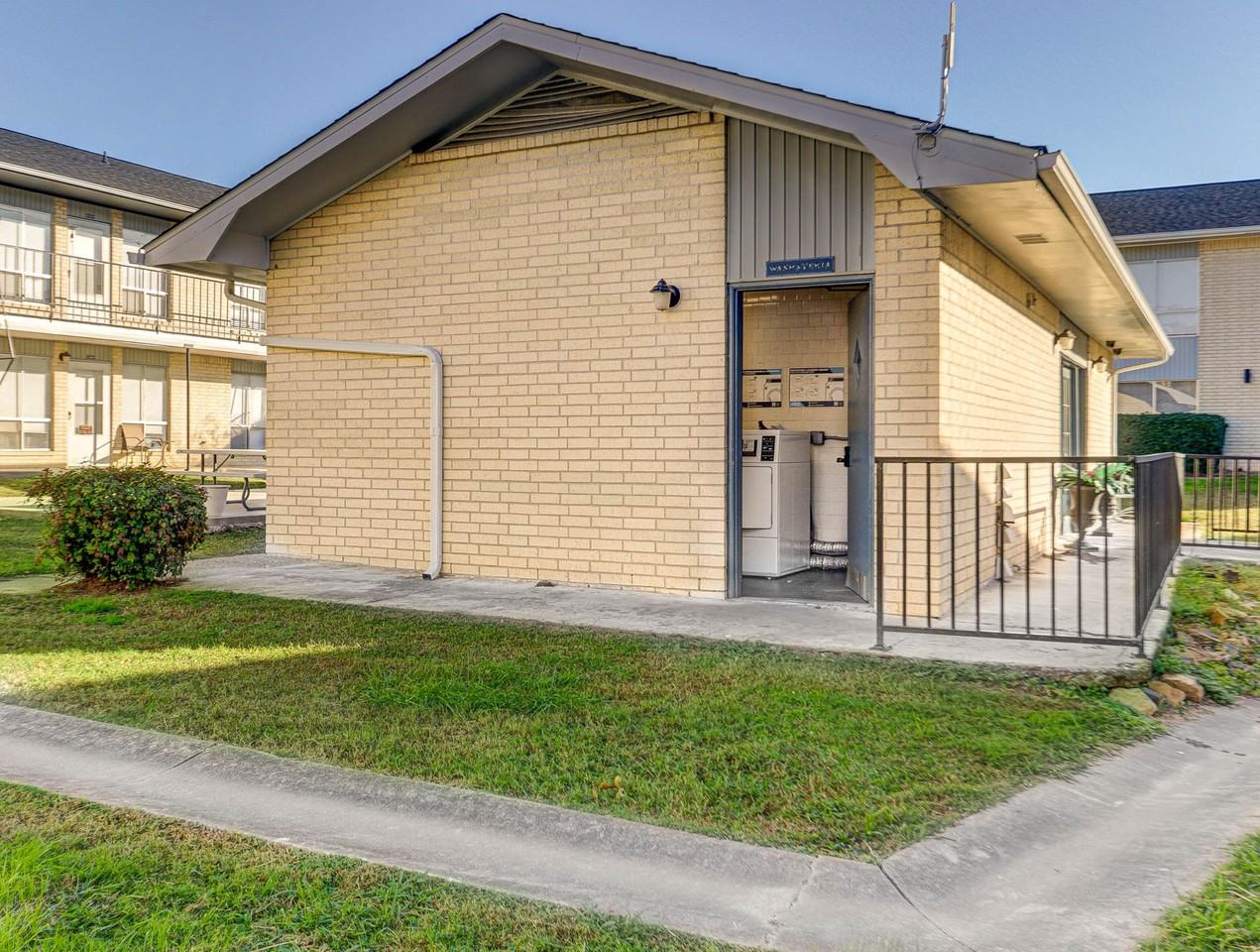 Higdon Ferry Apartments - Photo 7 of 50