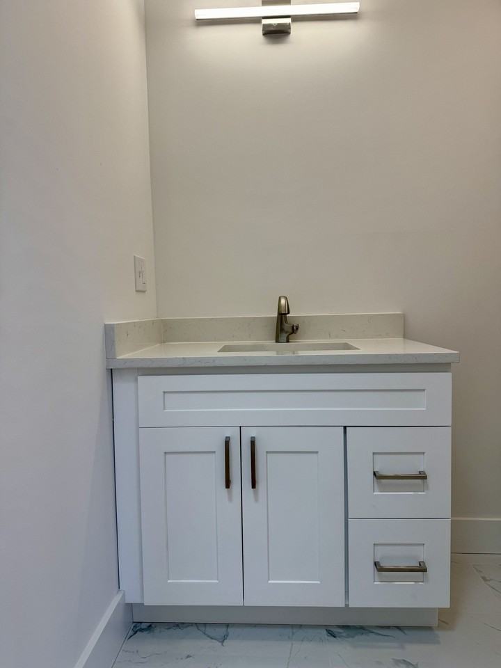 177 Chestnut St #1L - Photo 7 of 12