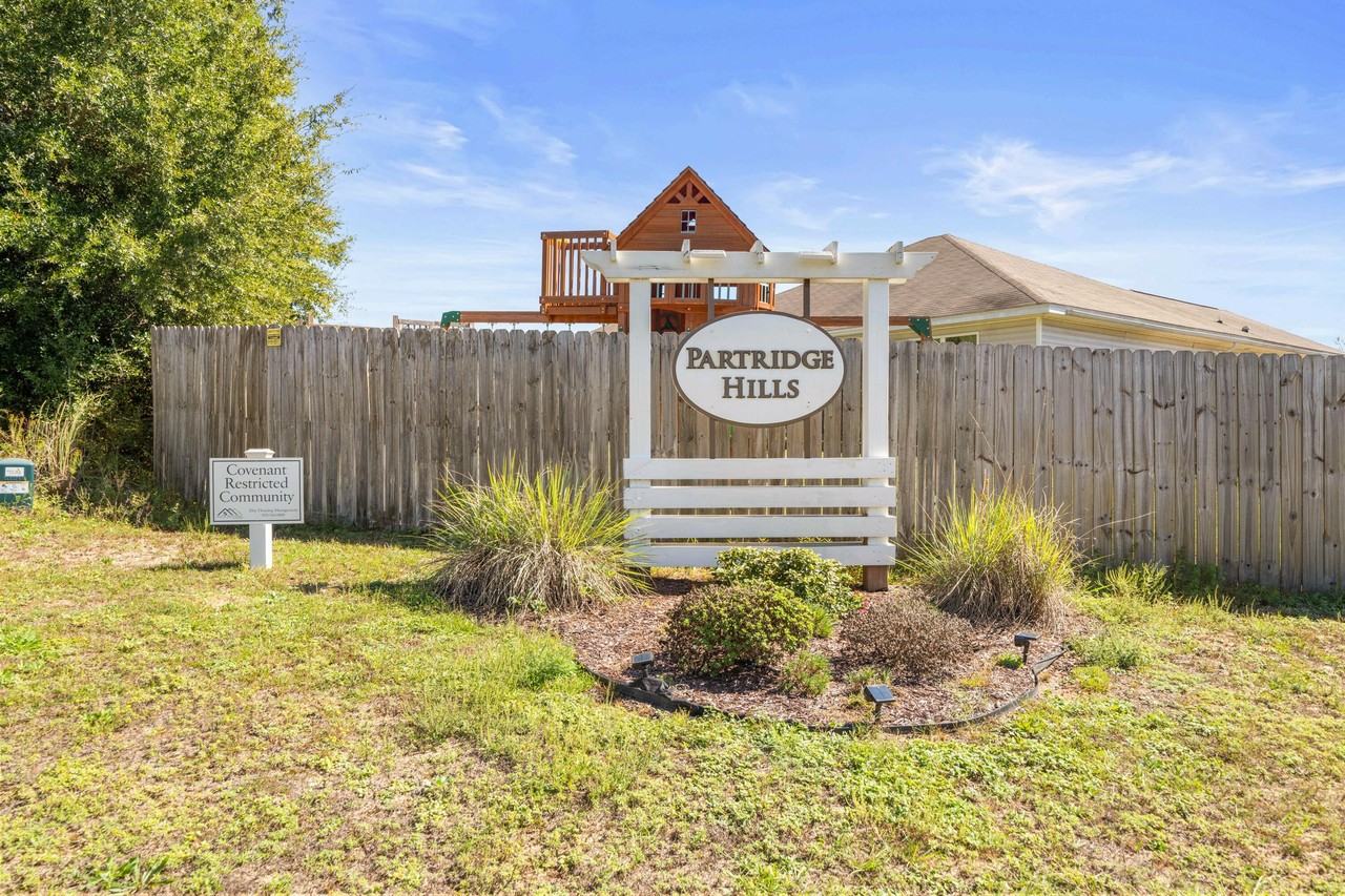 4902 Kensington Ln - Photo 2 of 47