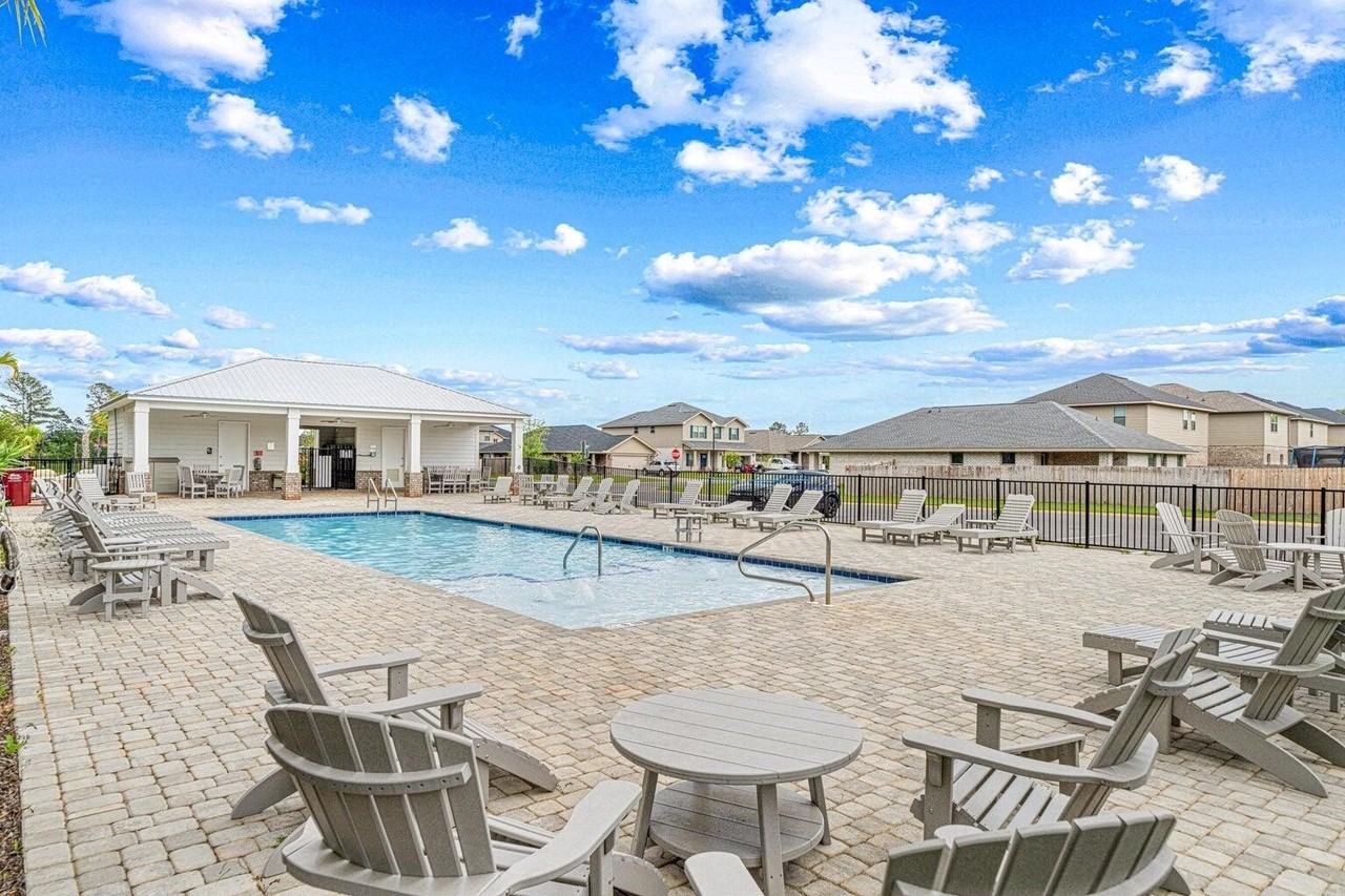 103 Ridgeway Cir - Photo 3 of 33