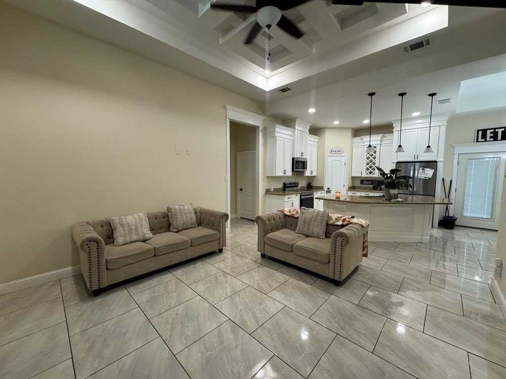 1001 Colon Ln - Photo 5 of 22