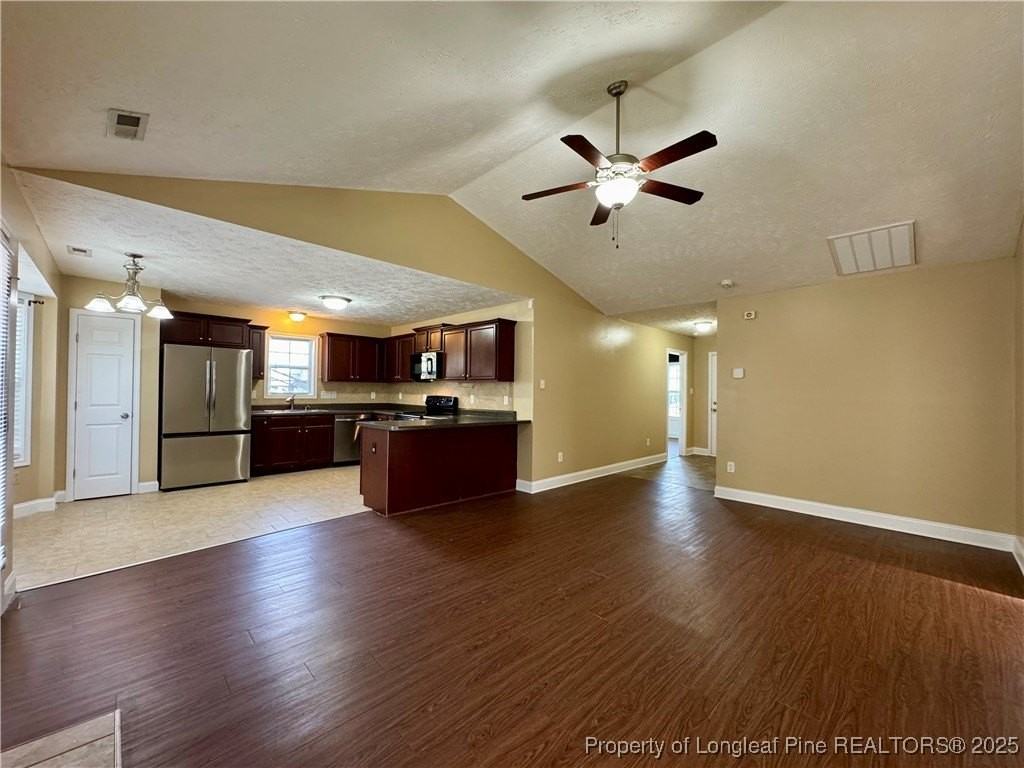 5616 Duncan St - Photo 4 of 20