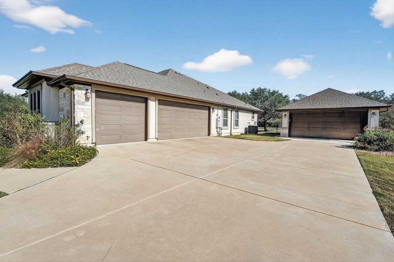 112 Sweetleaf Cove - Photo 3 of 28