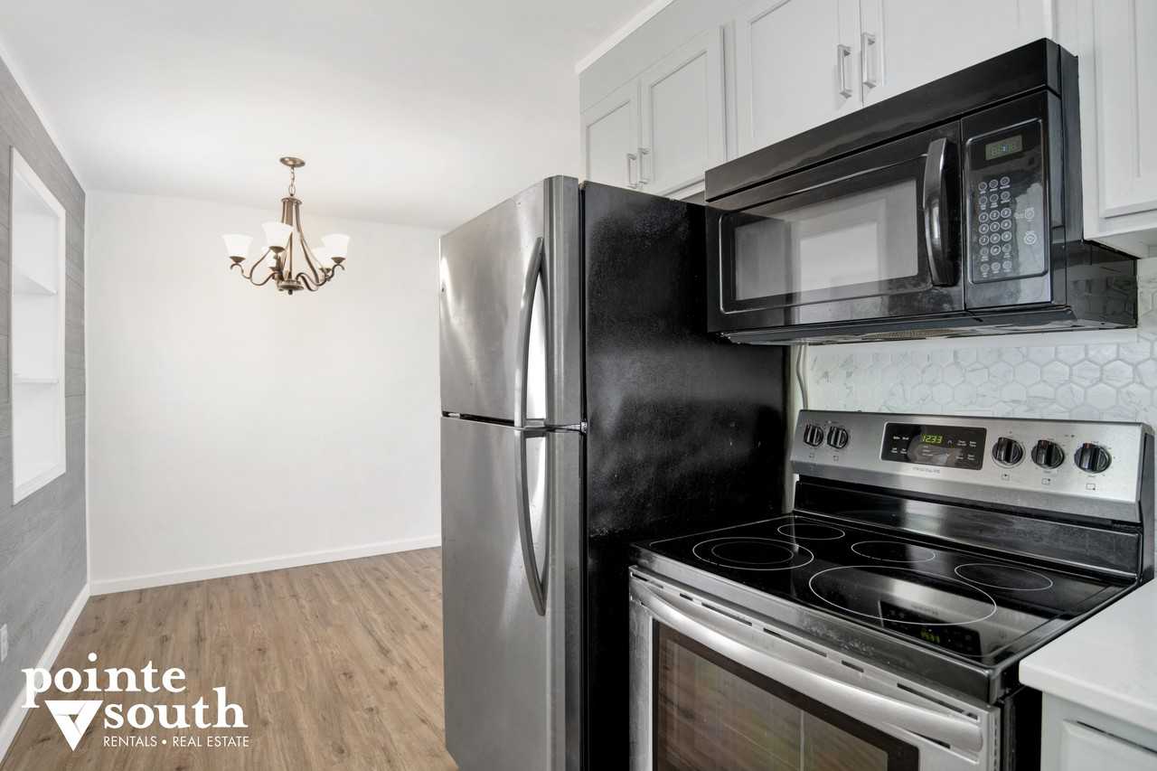 51 Adkinson Dr - Photo 3 of 20