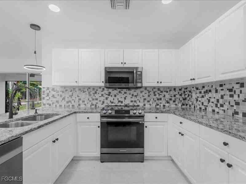 741 Boulogne Ct - Photo 3 of 26