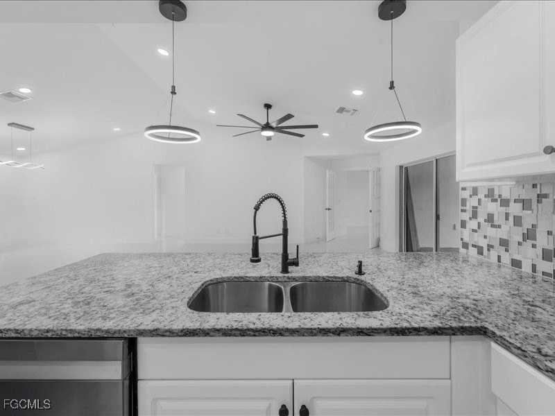 741 Boulogne Ct - Photo 6 of 26