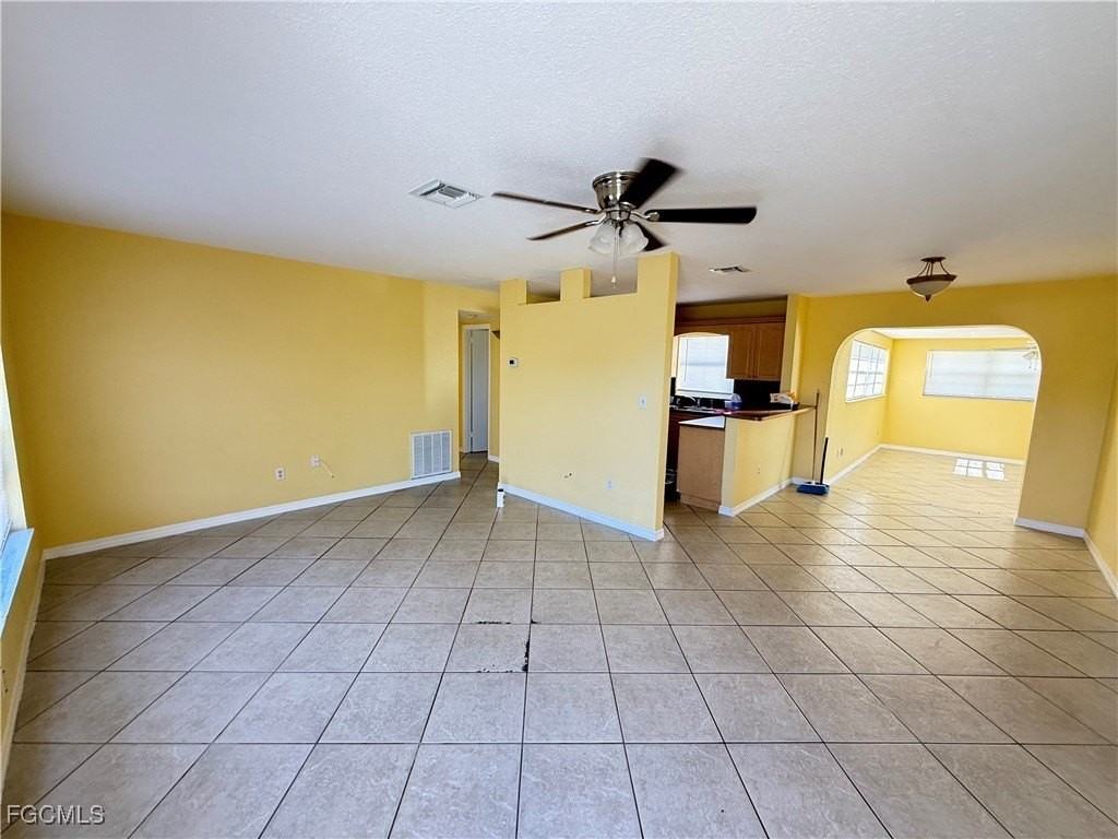 107 California Rd - Photo 3 of 10