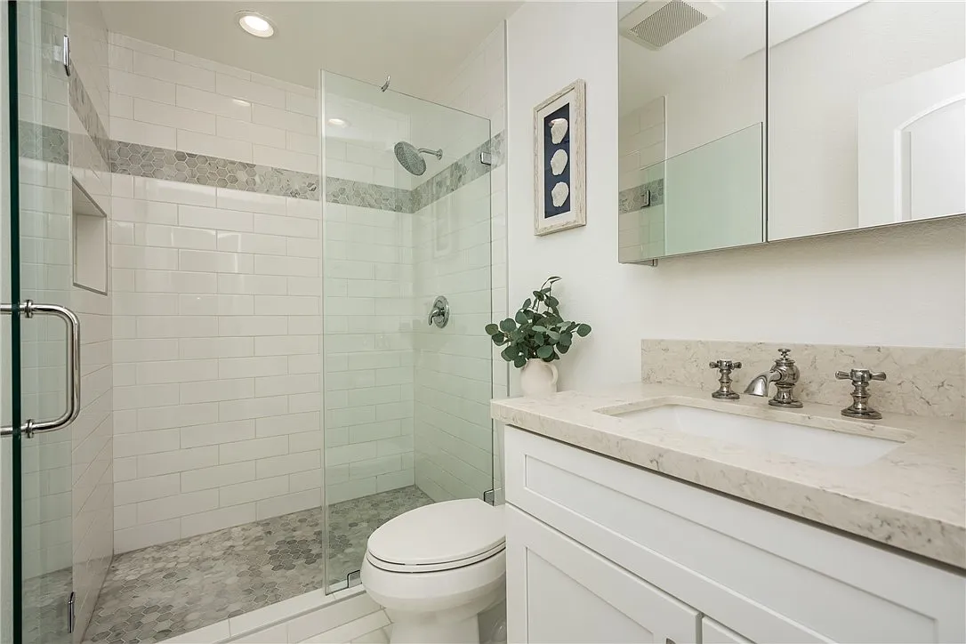 23732 Hillhurst Dr - Photo 3 of 13