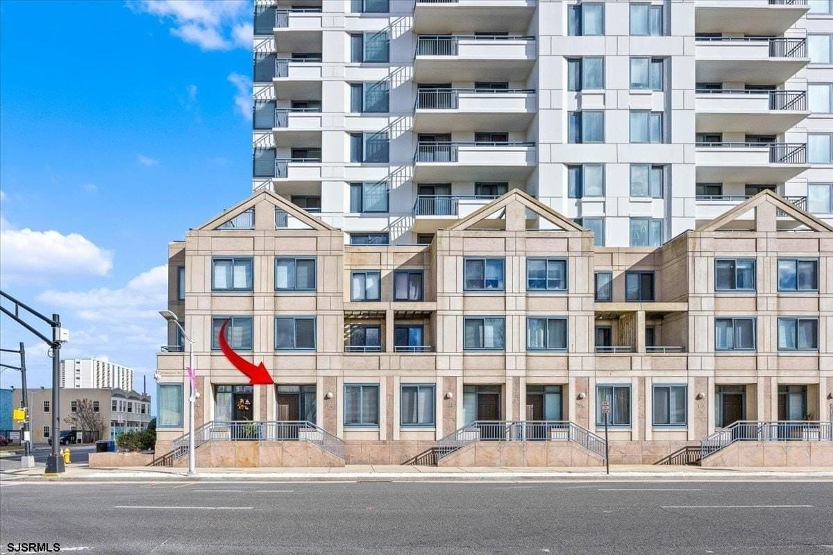 526 Pacific Avenue #TH2 - Photo 2 of 26