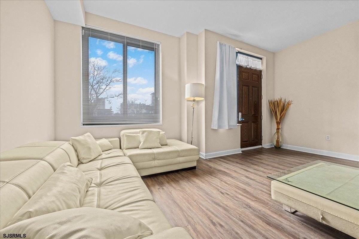 526 Pacific Avenue #TH2 - Photo 7 of 26