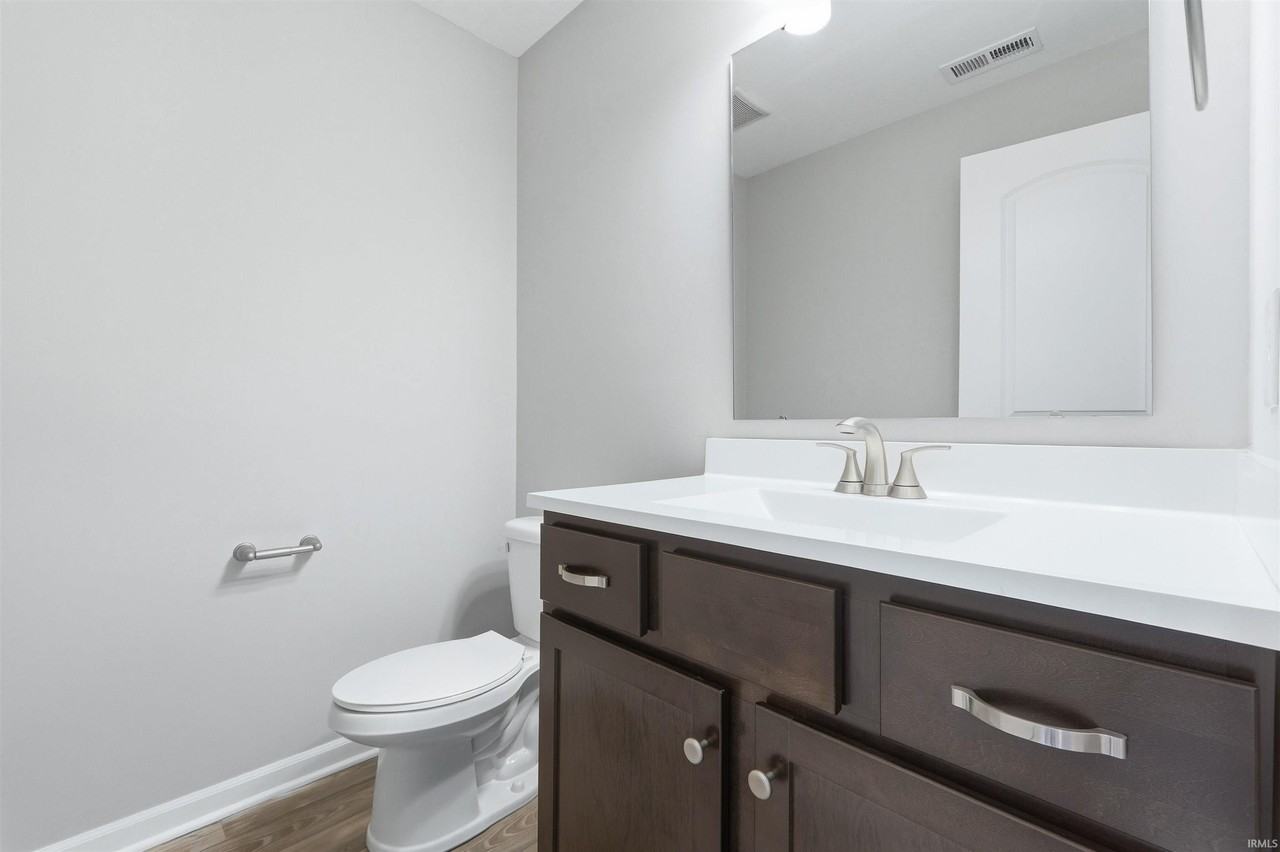 3595 Canal Square Dr - Photo 4 of 21