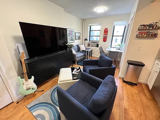 326 East 6th Street #14 - Photo 2 of 13