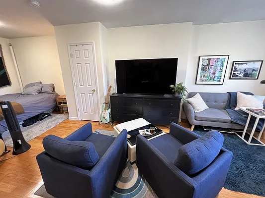 326 East 6th Street #14 - Photo 4 of 13