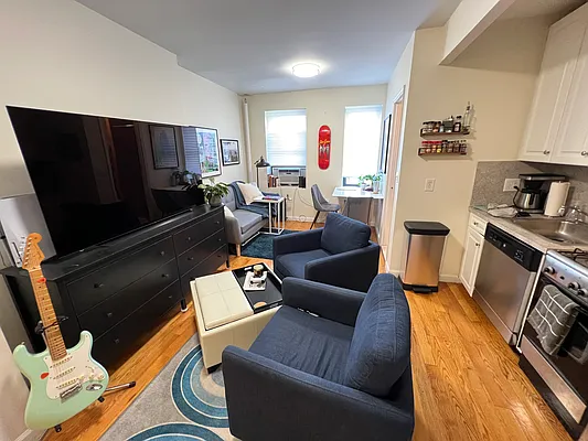 326 East 6th Street #14 - Photo 5 of 13