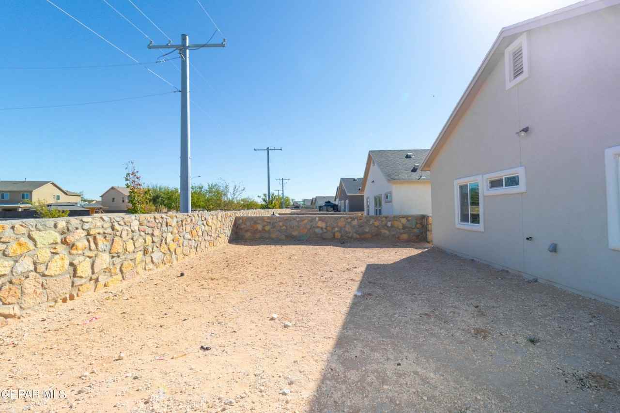 5112 Joe Castillo St - Photo 5 of 39