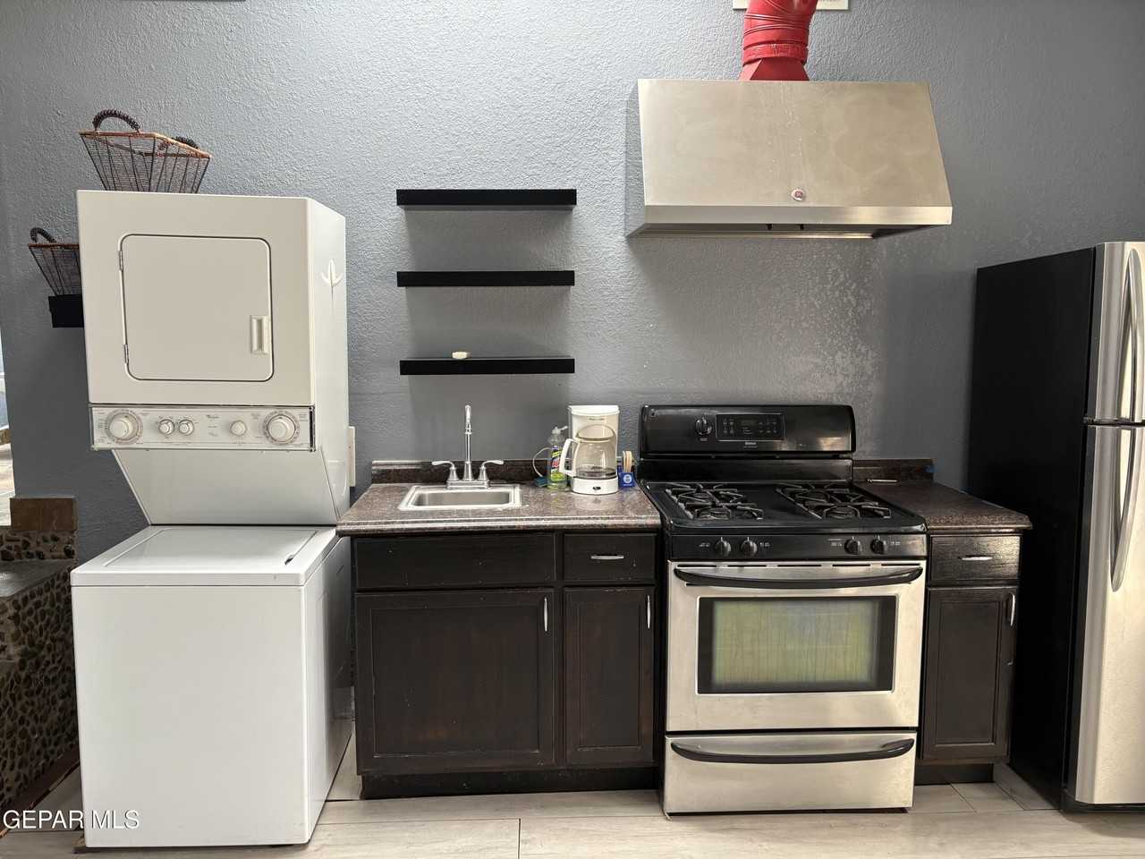 525 Wellesley Rd - Photo 6 of 9