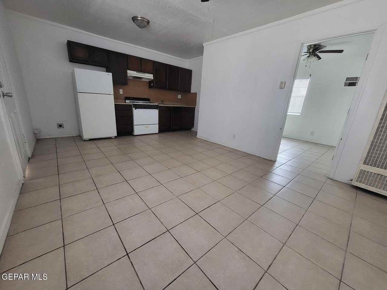 4014 Lincoln Ave Apt 2 #2 - Photo 3 of 10