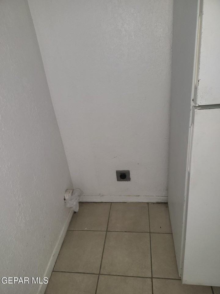 4014 Lincoln Ave Apt 2 #2 - Photo 6 of 10