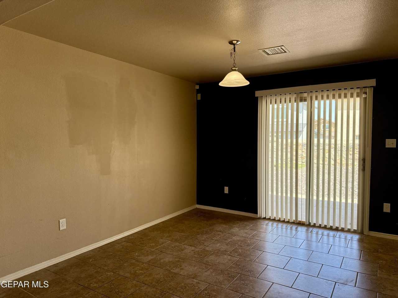 14279 English Point Avenue - Photo 7 of 18