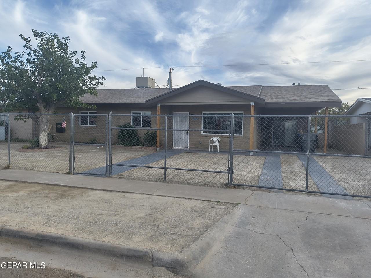 4908 Blue Ridge Circle - Photo 2 of 41