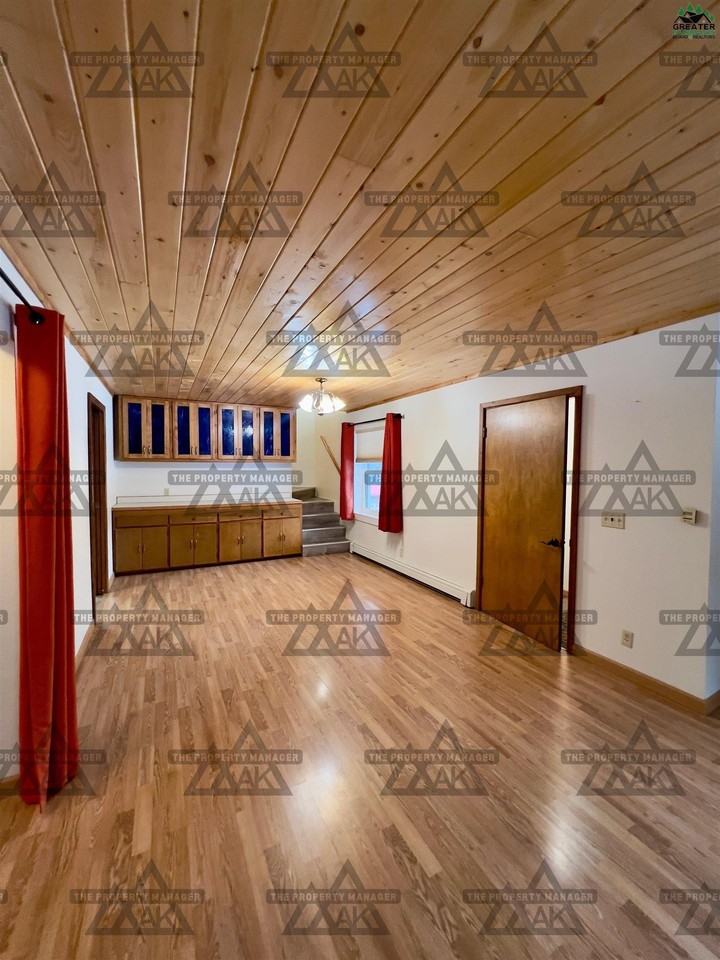 6520 Trickett Ln - Photo 3 of 41