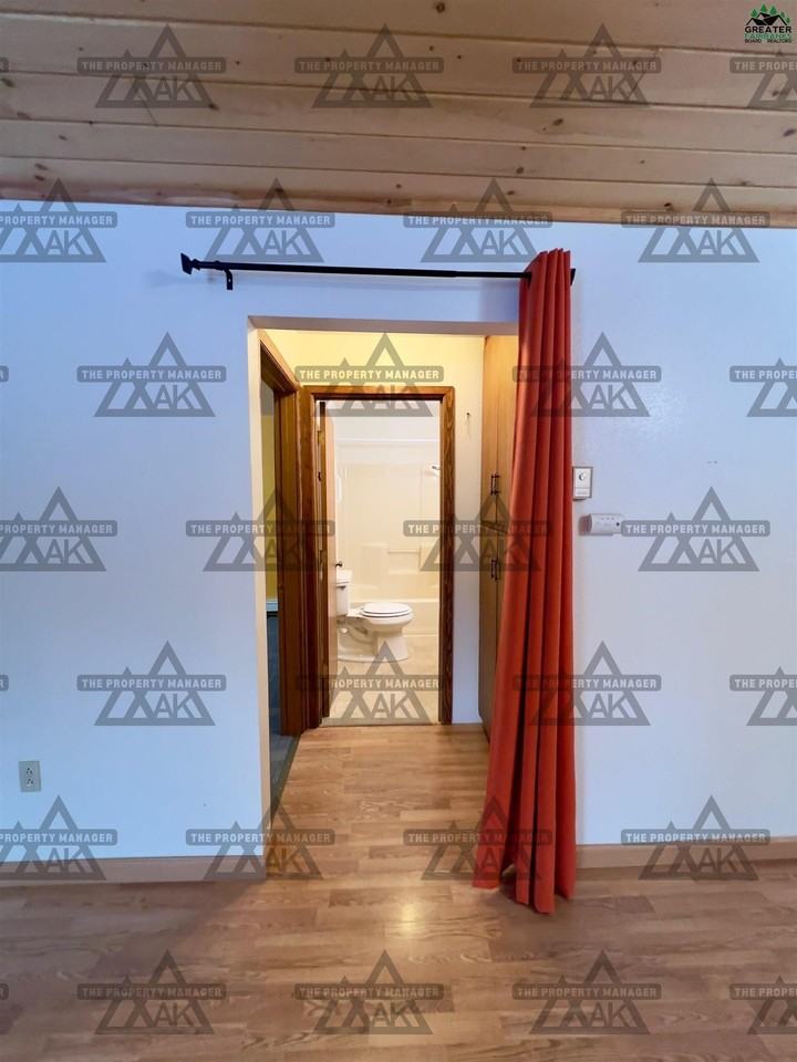 6520 Trickett Ln - Photo 4 of 41