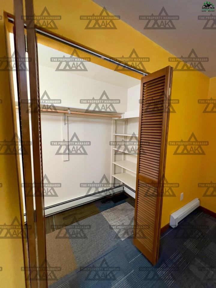 6520 Trickett Ln - Photo 7 of 41