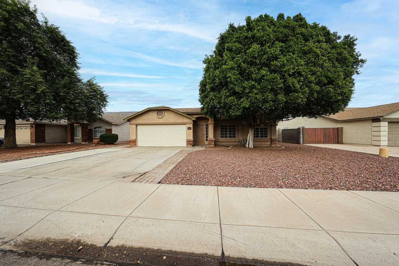 2292 E Remington Pl - Photo 4 of 34