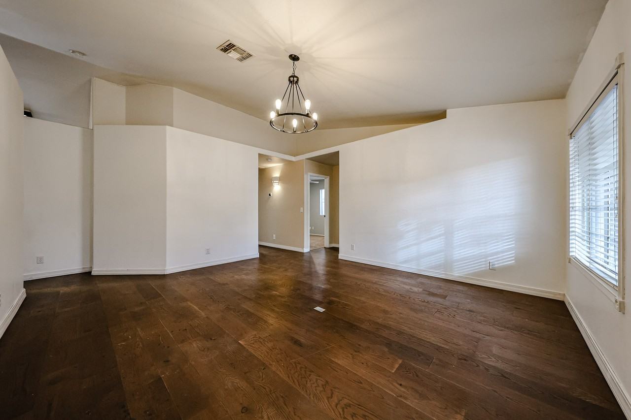 2292 E Remington Pl - Photo 5 of 34