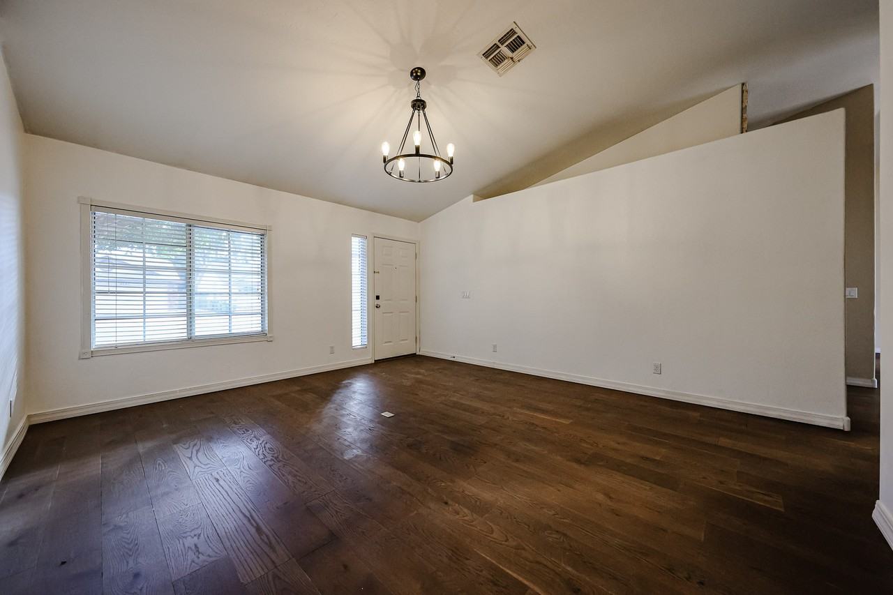 2292 E Remington Pl - Photo 7 of 34