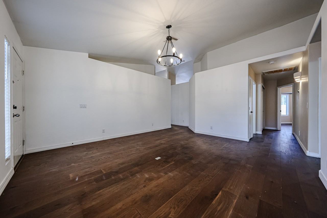 2292 E Remington Pl - Photo 7 of 33