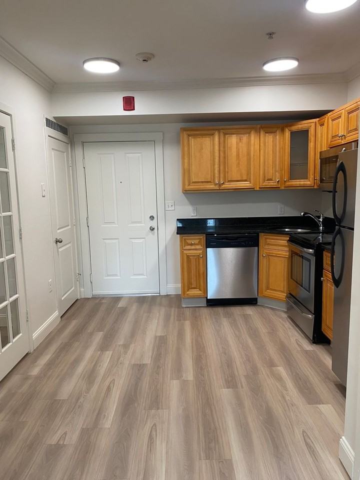 Bostonian Shoe Lofts - Photo 6 of 12