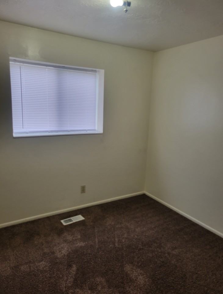 1682 Nw - Photo 5 of 6