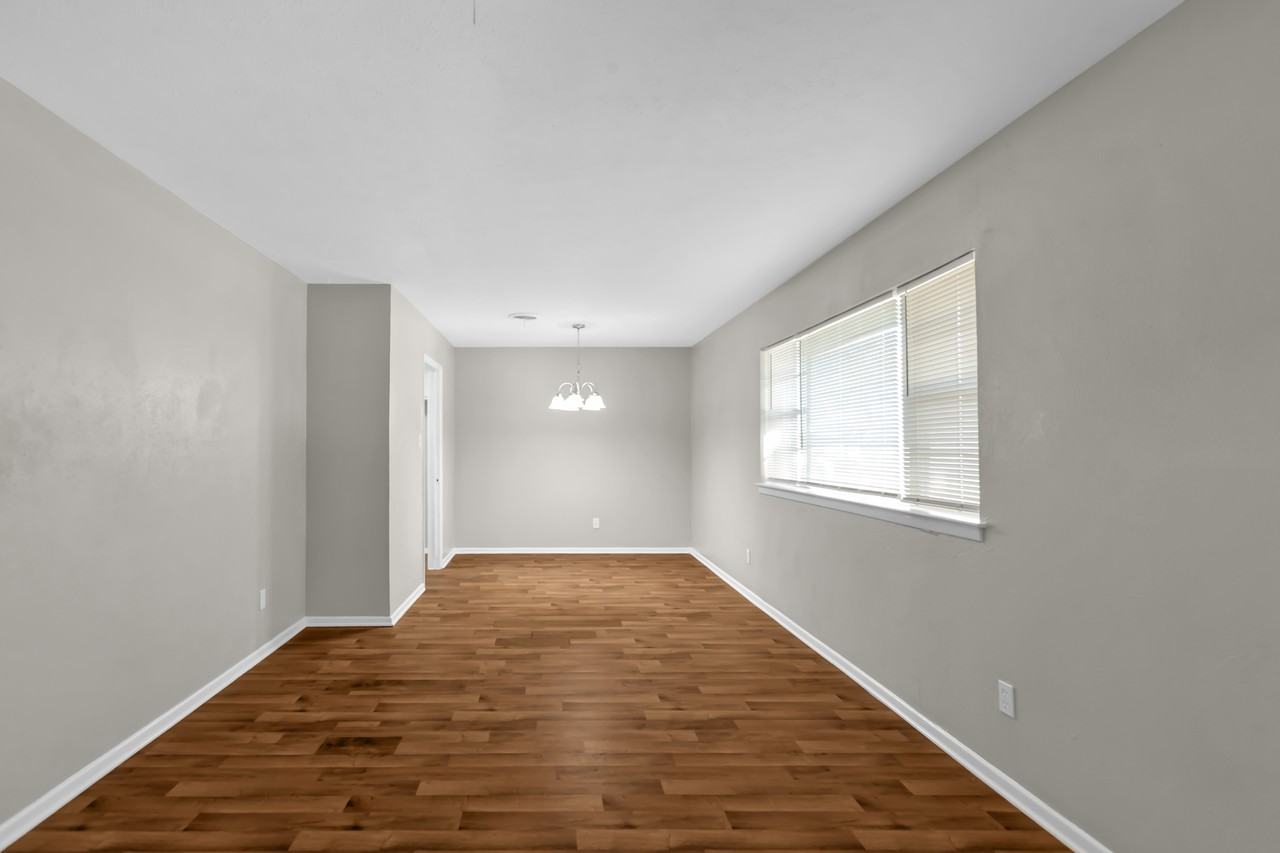 1209 Desiree Ln - Photo 6 of 28