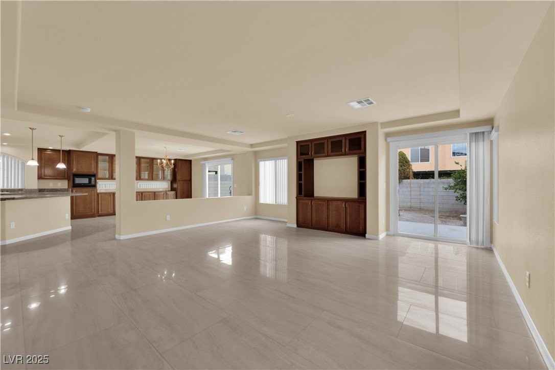 1142 Sax Fifth Avenue - Photo 7 of 44