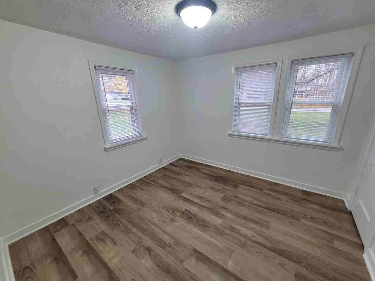 741 Holland Ave - Photo 6 of 14