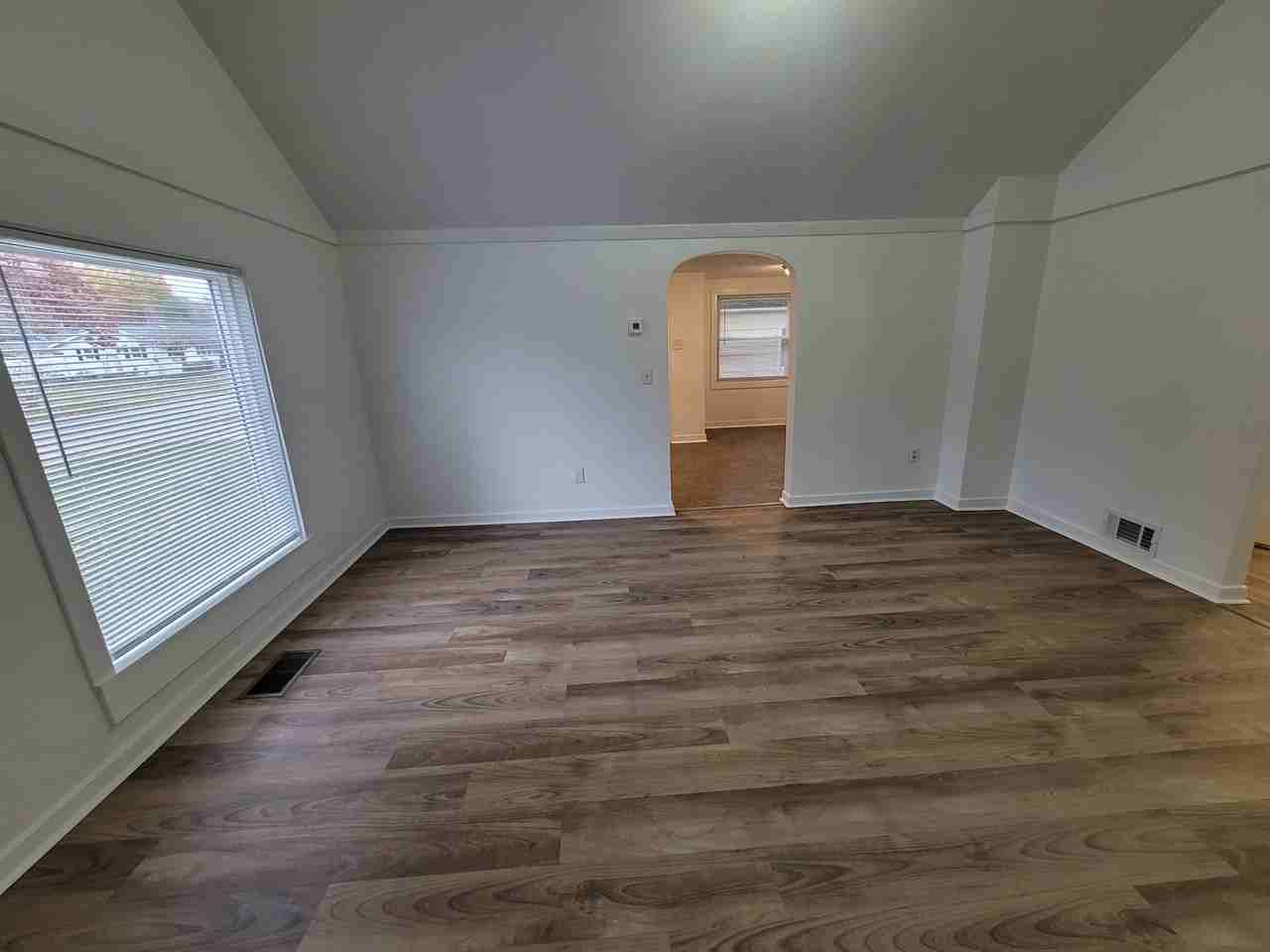 741 Holland Ave - Photo 7 of 14