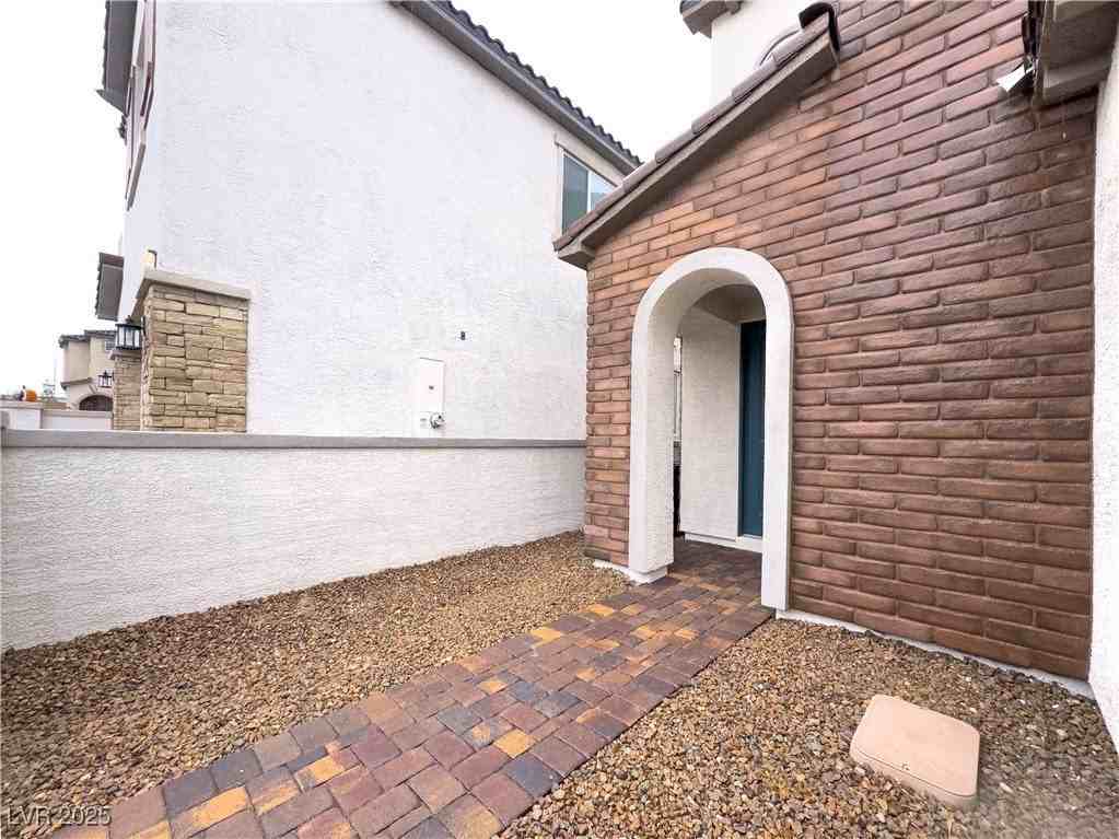 10668 Carnes Avenue - Photo 2 of 44