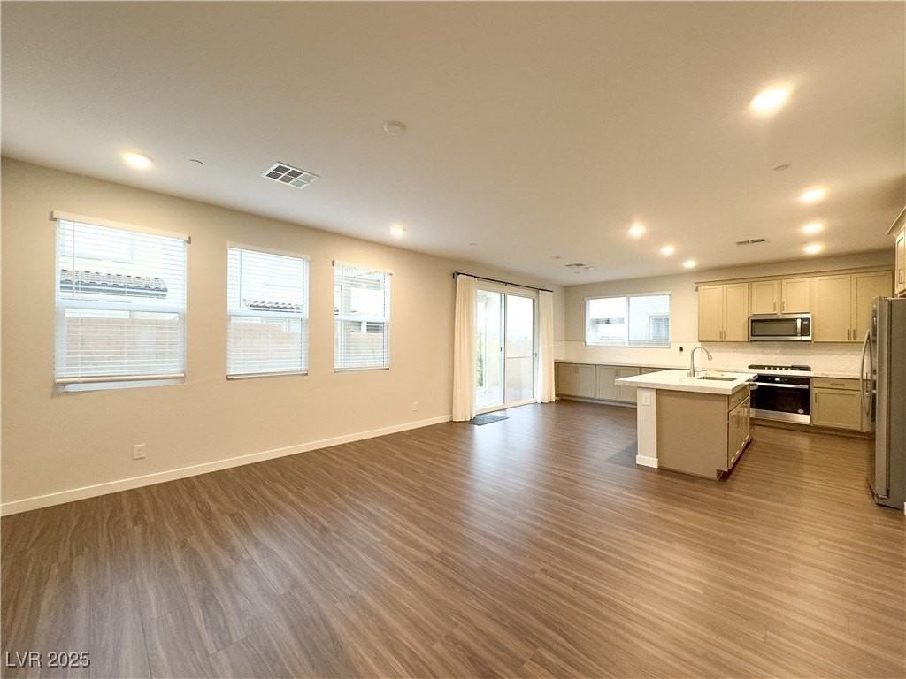 10668 Carnes Avenue - Photo 4 of 44