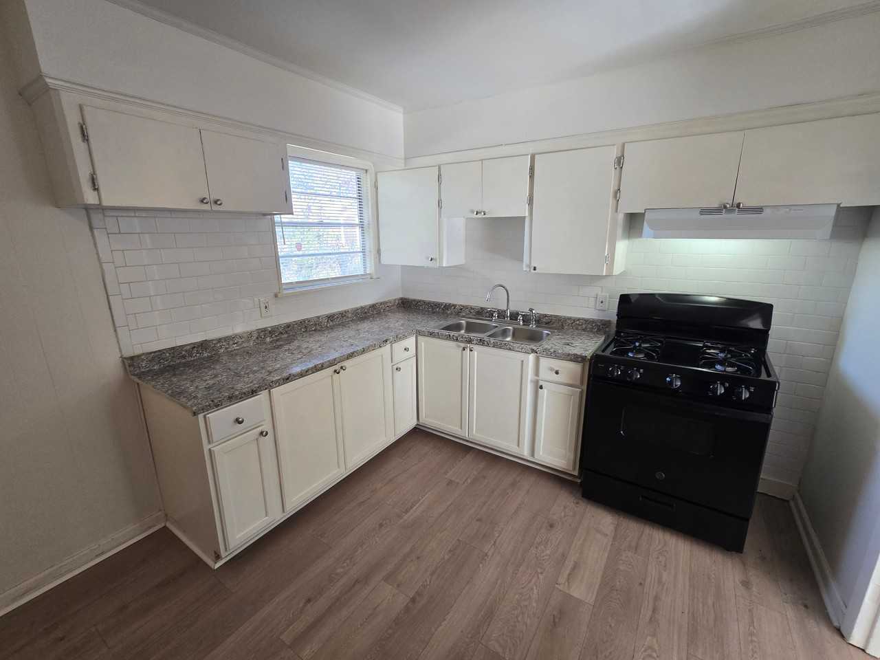 717 Annelle St - Photo 3 of 12